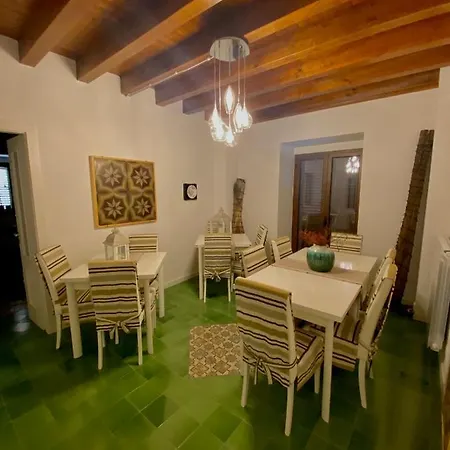 Antico Borgo San Francesco * Longi